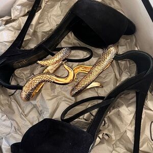 Suede open-toe Giuseppe Zanotti with a metal sneak ankle. size 36